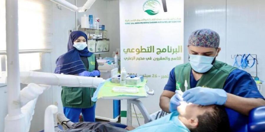 مركز الملك سلمان للإغاثة ينظم ورش عمل للّاجئات السوريات ويقدم خدمات طبية في مخيم الزعتري بالأردن