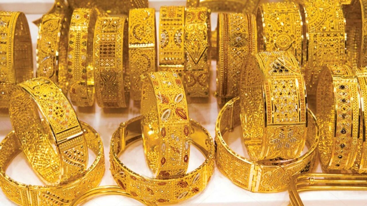 الذهب يفقد 1035 جنيهًا منذ بداية يونيو والعلاوة السعرية تتراجع إلى 75 جنيهًا 