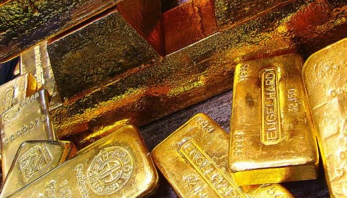 سعر الذهب اليوم يتراجع مجددا مع ارتفاع الدولار.. هل يهبط أسفل 4000 دولار؟