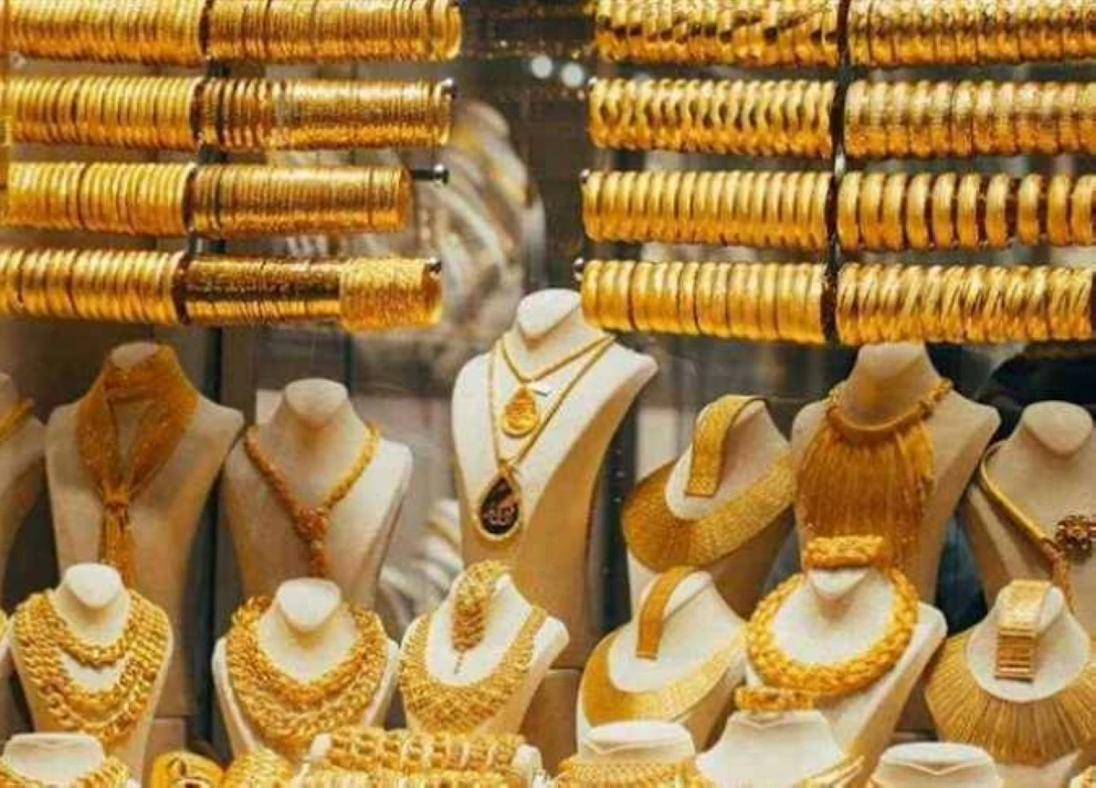 «الجنيه الذهب خسر 15 ألف جنيه».. رئيس الشعبة يكشف سبب انهيار أسعار المعدن الأصفر