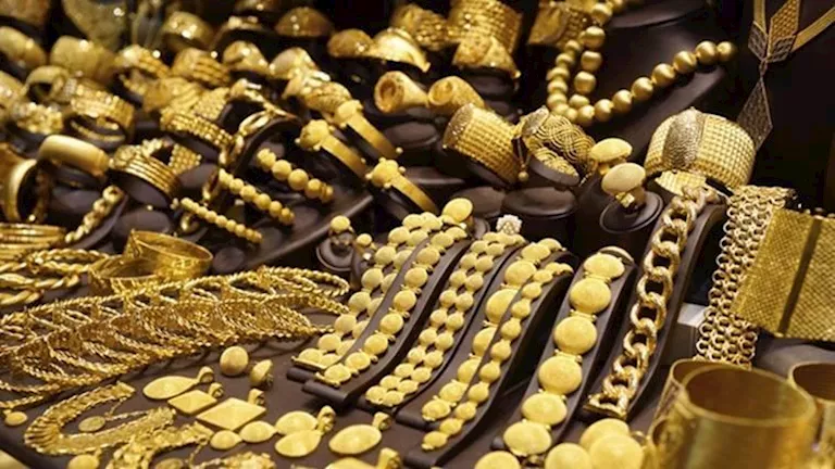 سعر الذهب يتراجع تحت 4 آلاف دولارًا للأوقية مسجلا أدنى مستوى منذ 7 أشه