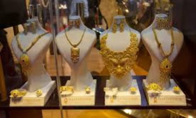 أسرار الهبوط الكبير للذهب في مصر.. عيار 21 بالصاغة يتراجع 960 جنيها منذ بداية يونيو ويهبط 14%.. جولد بيليون: السيولة اتجهت نحو الدولار الأمريكي عالميا ليرتفع لأعلى مستوى خلال عام.. وتراجع الطلب على السبائك