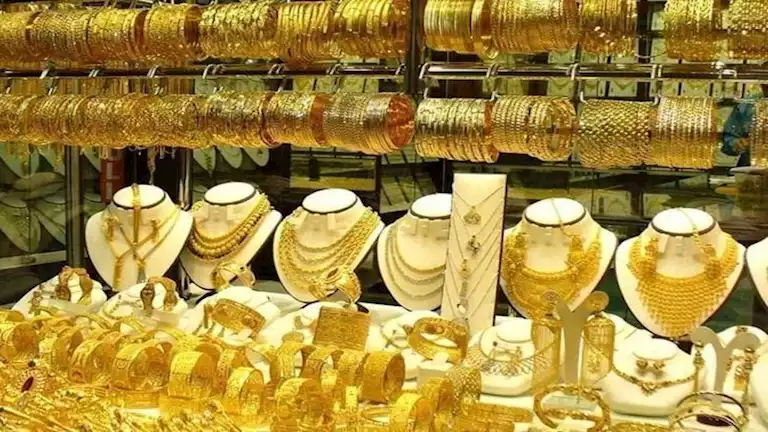 آي صاغة: الذهب يحوم قرب أدنى مستوياته في 7 أشهر
