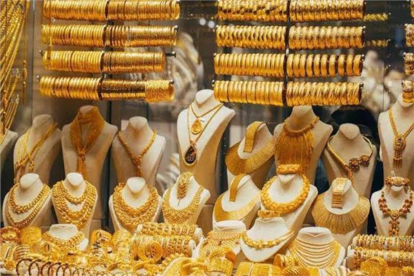 مكاسب تتجاوز 40 دولار..«الذهب» يقلص خسائره في بداية تداولات اليوم