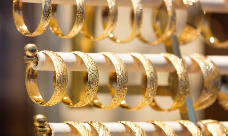 أسعار الذهب في مصر بين الصعود والهبوط.. كلمة السر وراء التذبذب ومستقبل المعدن الأصفر خلال الفترة المقبلة