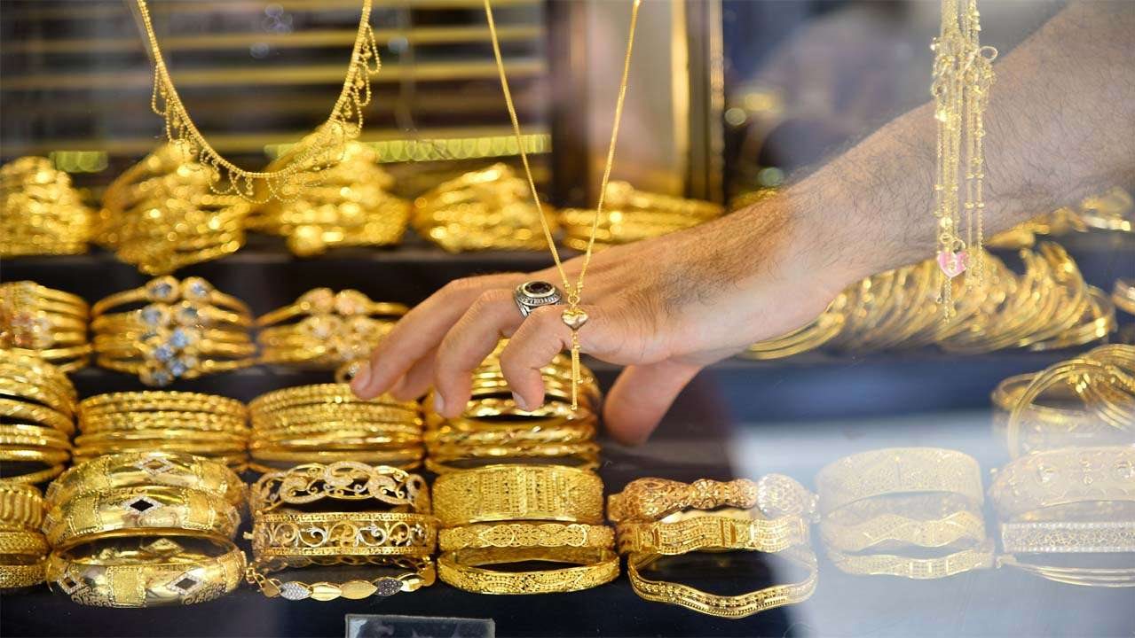 عيار 21 نزل 2000 جنيه.. انهيار سعر الذهب في مصر بشكل غير مسبوق