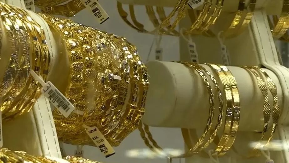 بعد تراجعه 2000 جنيه| مفاجأة في سعر الذهب عيار 21 الآن في مصر