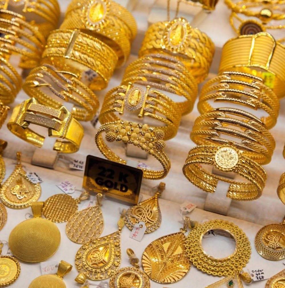 سعر الذهب عيار 21 يواصل التراجع في مصر.. انخفاض جديد يربك الأسواق ويثير تساؤلات المستثمرين