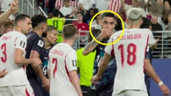 ألميرون أول لاعب يطبق عليه قانون “تغطية الفم” في كأس العالم