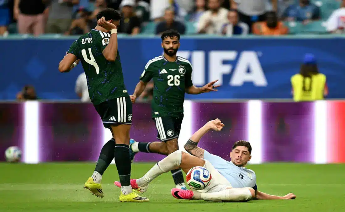 إصابة لاعب منتخب السعودية قبل مواجهة إسبانيا الحاسمة في كأس العالم