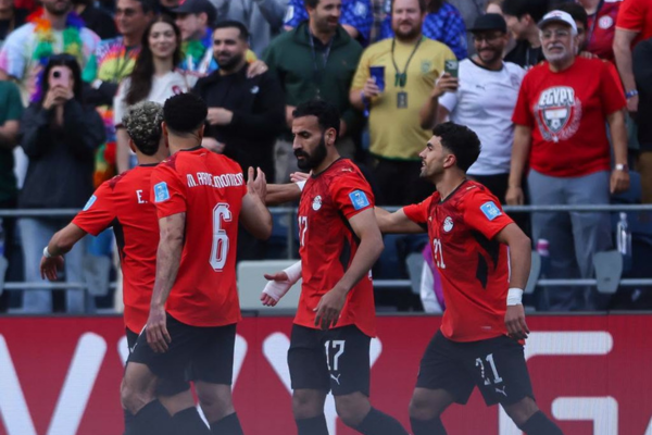 التعادل الإيجابي يسيطر على الشوط الأول من مباراة مصر وإيران بكأس العالم
