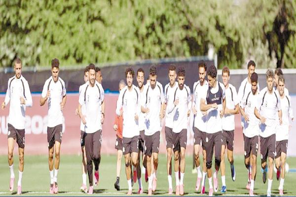 المونديال| حلم «الفوز الأول» يداعب المنتخب.. حسام يلهب حماس اللاعبين بذكريات ٩٠.. قبل مواجهة نيوزيلندا