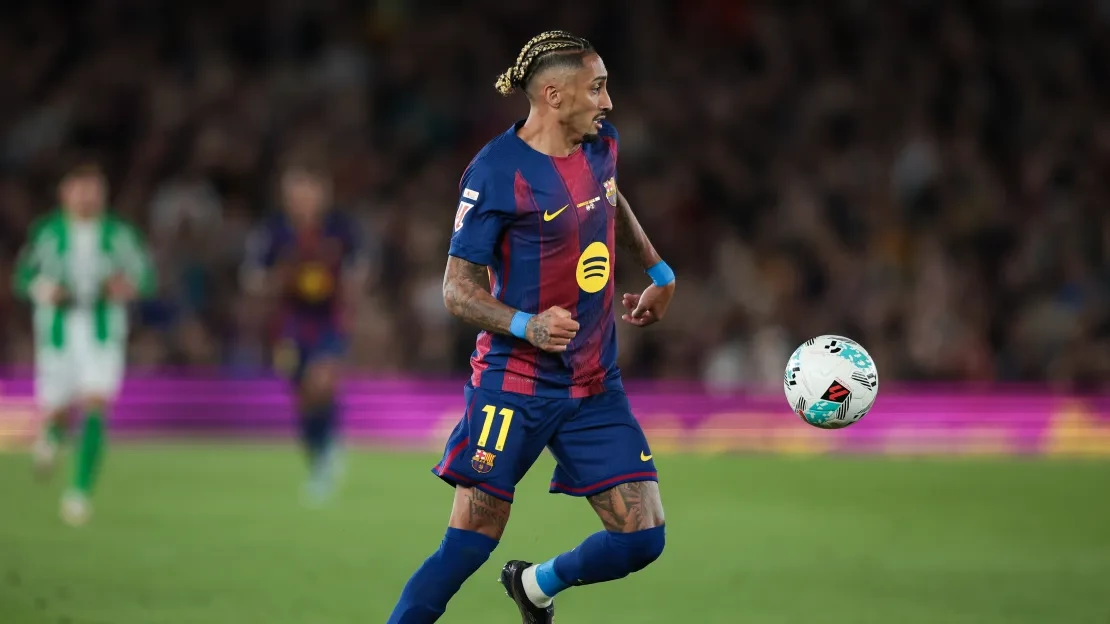 النصر يدخل السباق.. صراع مع الهلال لخطف رافينيا من برشلونة