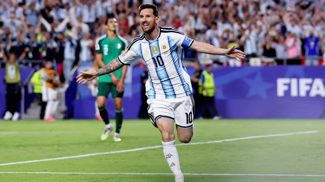 بإنجاز قياسي.. ليونيل ميسي يهدد إرث مارادونا في كأس العالم