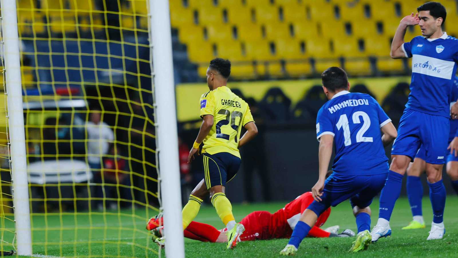 بعد الموافقة على تجديد عقده.. كم يبلغ راتب عبدالرحمن غريب مع النصر؟