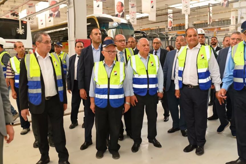 بمكون محلي يتجاوز 70%.. نائب رئيس الوزراء يتفقد مصنعي الأتوبيسات والملاكي بـ”النصر”