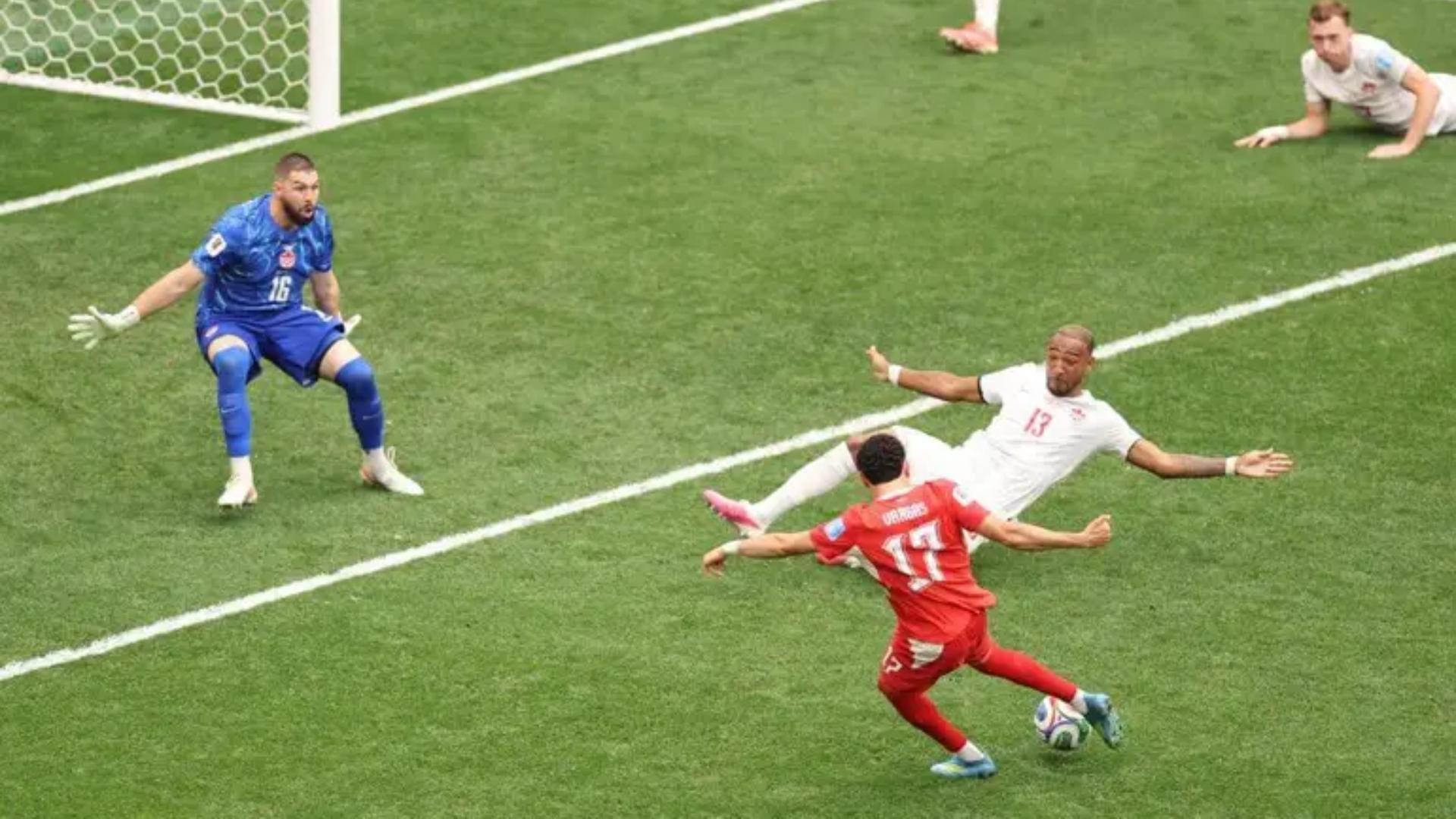 تأهل سويسرا وكندا إلى دور الـ32 في كأس العالم