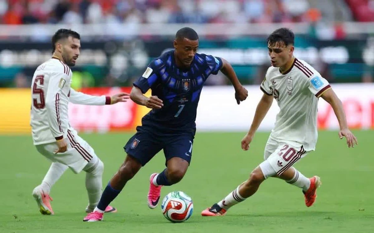 خسر منتخب أوروغواي أمام إسبانيا بنتيجة 0-1 وخرج من بطولة كأس العالم 2026.