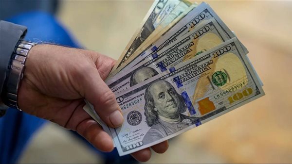 سعر الدولار أمام الجنيه اليوم الخميس في البنوك والسوق الموازية داخل مصر