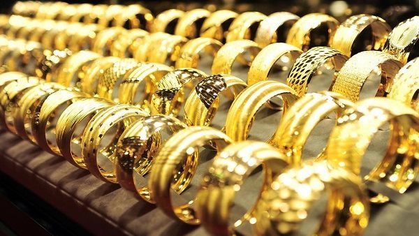 هبوط سعر الذهب اليوم عيار 21 الآن 2026.. انخفاض مفاجئ بالتعاملات المسائية