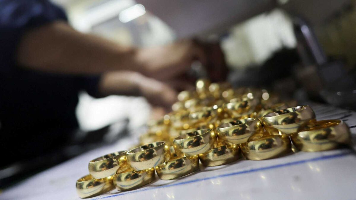 سعر الذهب في مصر اليوم.. هل يحافظ «عيار 21» على مستويات 6000 جنيه؟