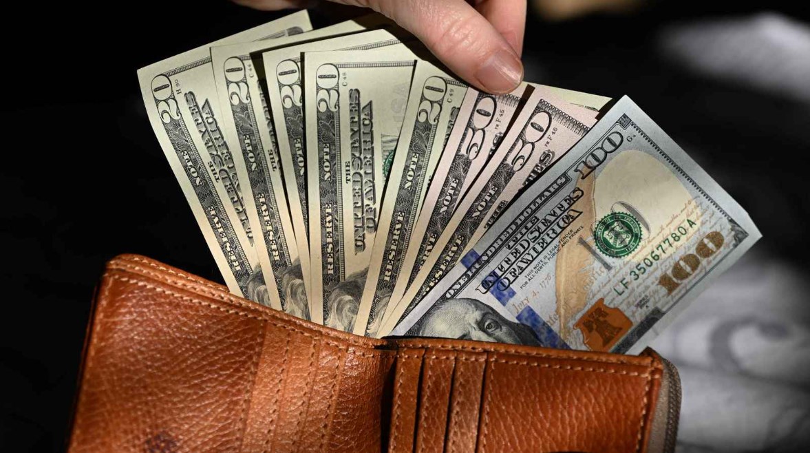 سعر صرف الدولار أمام الجنيه اليوم الأربعاء 24 يونيو 2026.. كم يبلغ في البنوك؟