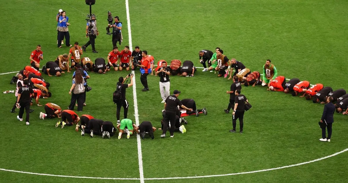 لقطة اليوم تعيد أمجاد منتخب مصر من خلال سجدة النصر