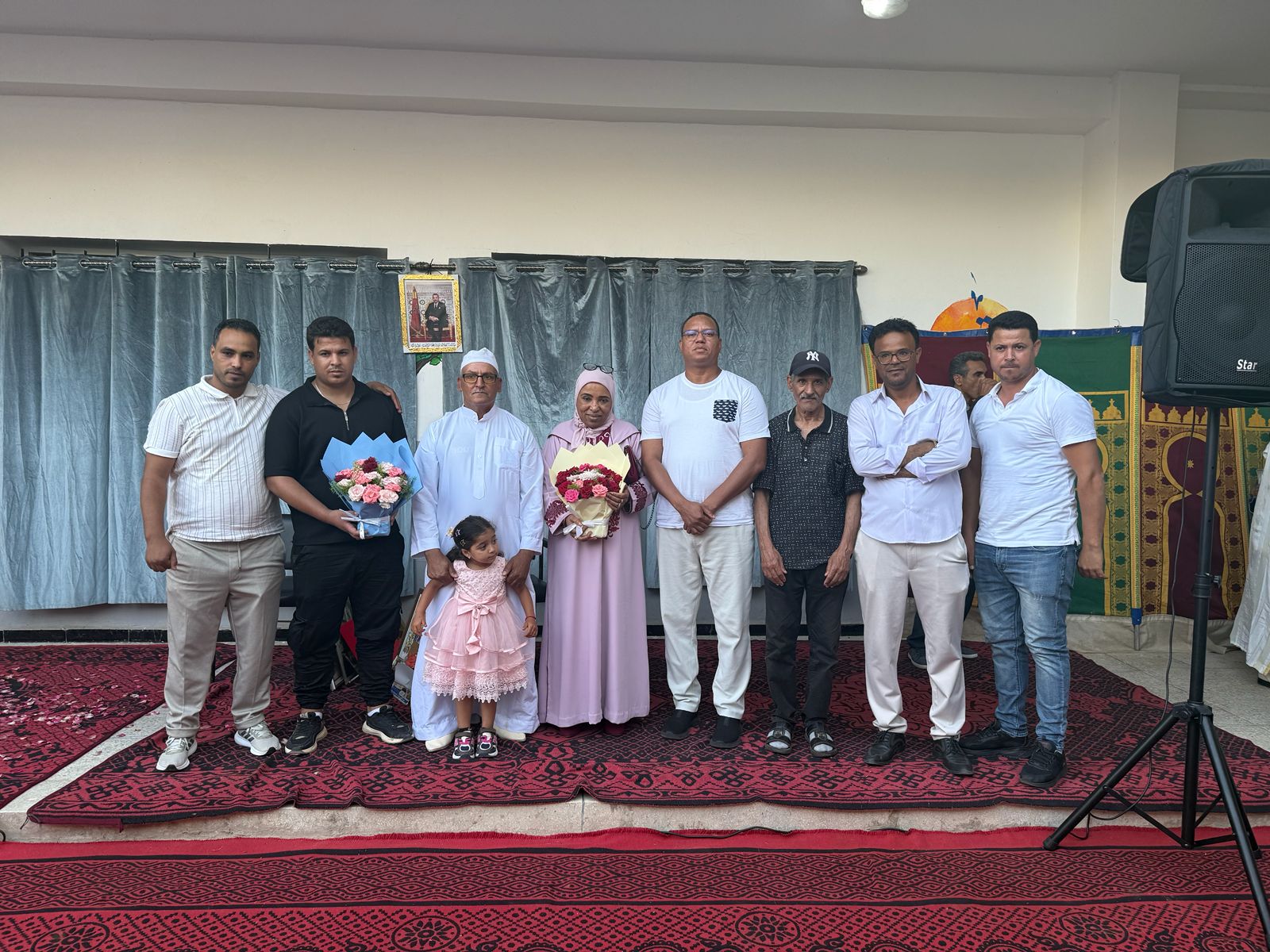 مدرسة “النصر” بالسهول تكرم إطارين متقاعدين ومدير “العمق” يفاجئهما بعمرة (صور)