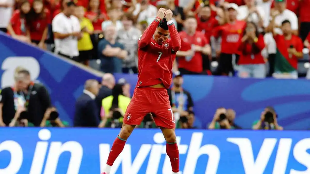 نجم النصر يكشف سر تألق رونالدو أمام أوزبكستان – كورة بريك