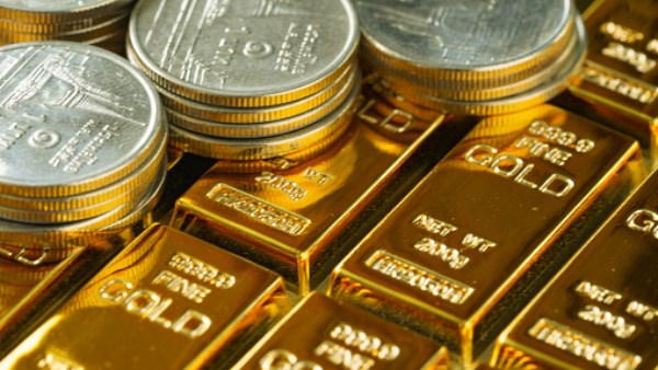خسر أكثر من 13000 جنيه في 3 شهور.. مفاجأة في سعر الجنيه الذهب اليوم