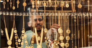 الفائدة المرتفعة وتراجع الأوقية يعيدان رسم حسابات الاستثمار في الذهب بمصر