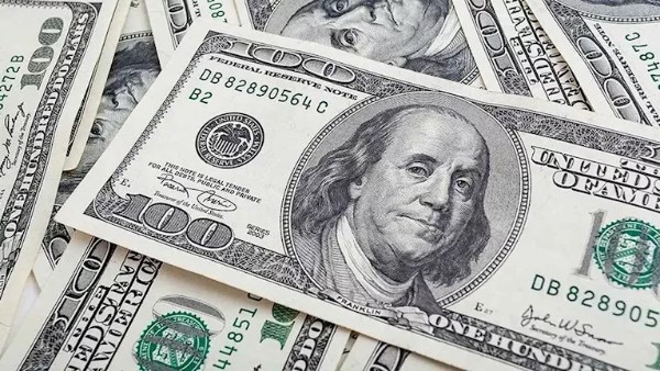 الاقتصاد الكلي يشير إلى استقرار مطمئن وتحركات مؤقتة في أسعار الصرف بمصر
