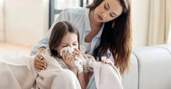 «احذري هذه الغلطات» 7 أخطاء شائعة في تدفئة الأطفال وحمايتهم من البرد.. تجنبيها فوراً
