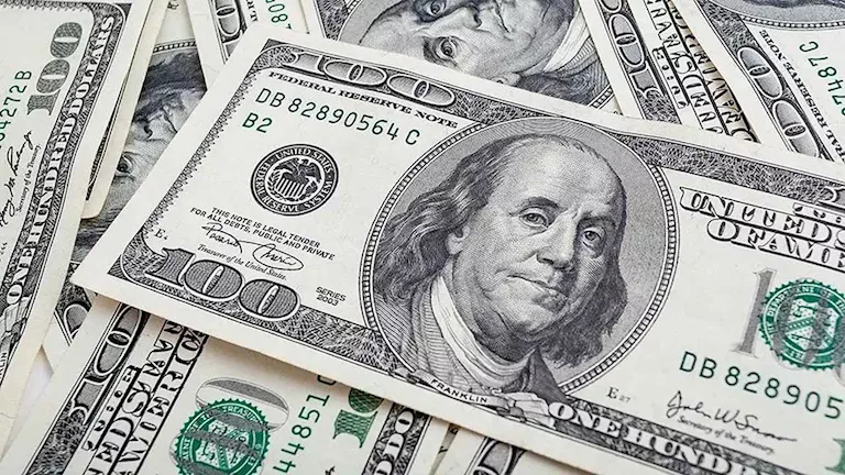 خبير يشرح أسباب تحول مسار الدولار خلال تعاملات اليوم