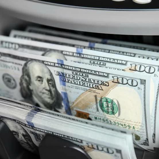 تحريك أم تعويم الجنيه المصري أمام الدولار أسباب وتداعيات وفق خبراء اقتصاديين