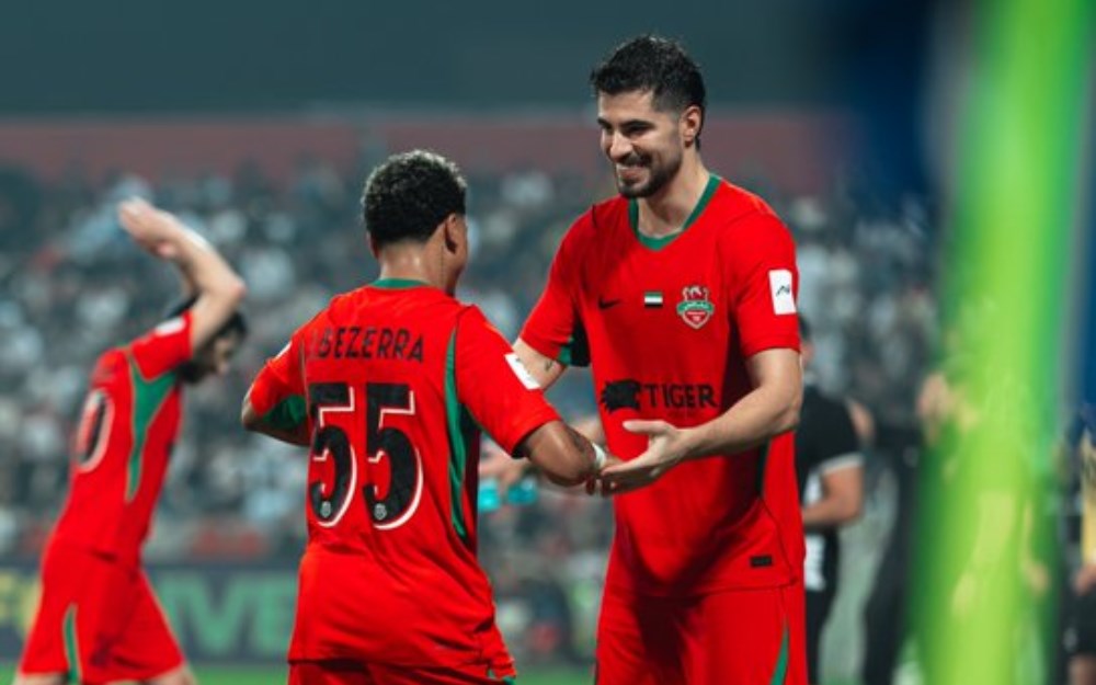 «شباب الأهلي يتألق بقيادة بيزيرا ويحقق الفوز على استقلال في دوري أبطال آسيا»