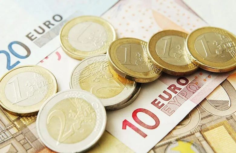 «تحركات حاسمة في سوق الصرف» سعر اليورو يترقب نهاية تعاملات الثلاثاء مقابل الجنيه