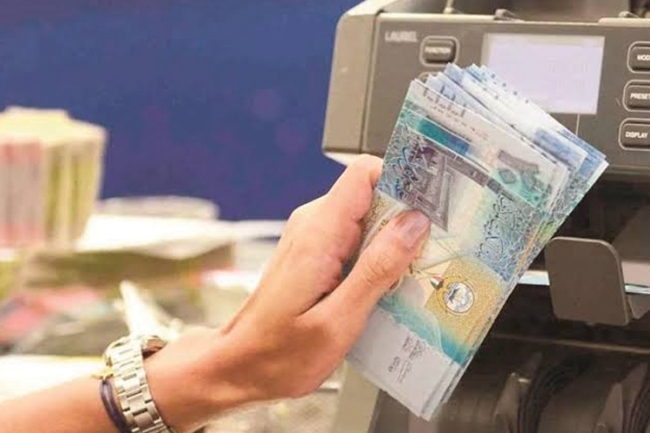 تدهور مستمر في قيمة الجنيه المصري وترقب تأثيراته الاقتصادية