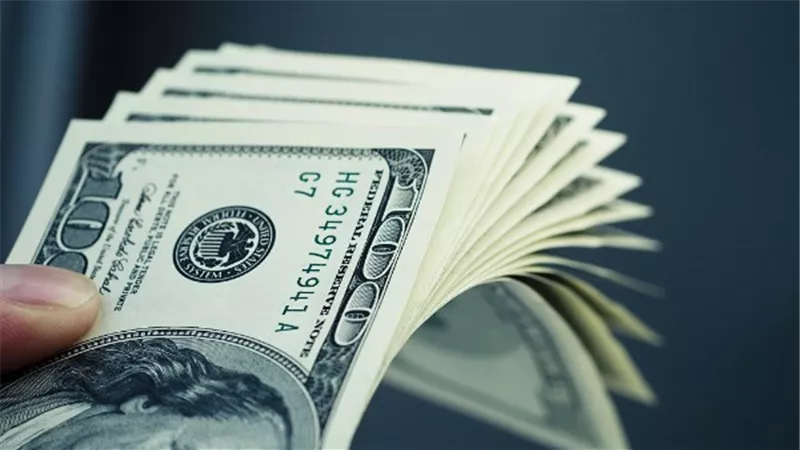 «تغيرات سعر الدولار تحرك الأسواق مع بداية اليوم» سعر الدولار اليوم ويسجل تحولات ملحوظة