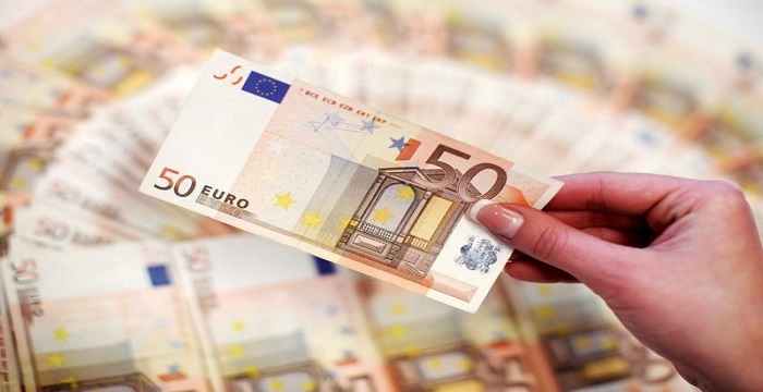 «تغيرات سعر اليورو في السوق المصري تثير اهتمام المستثمرين» ارتفاع ملحوظ في سعر اليورو أمام الجنيه المصري خلال الأيام الماضية